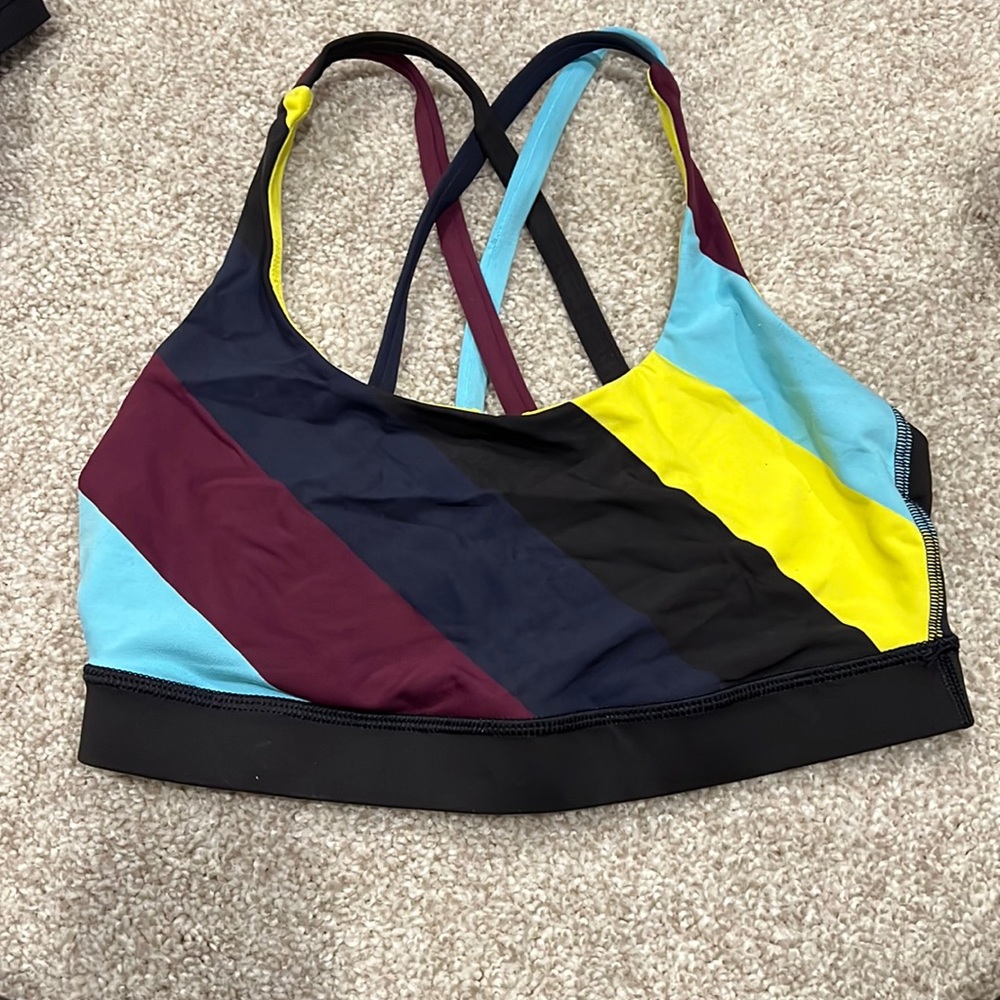 Lululemon sports bra